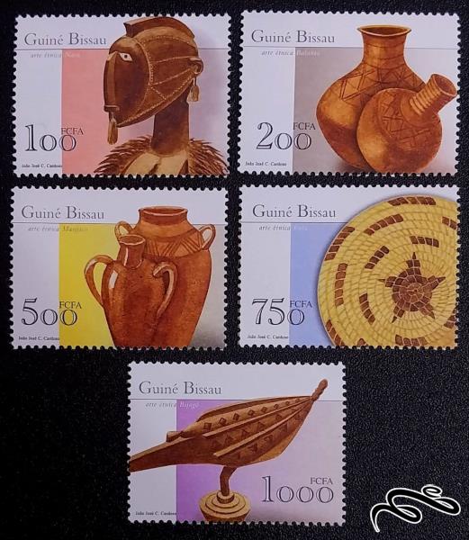 صنایع دستی محلی / گینه بیسائو 2001