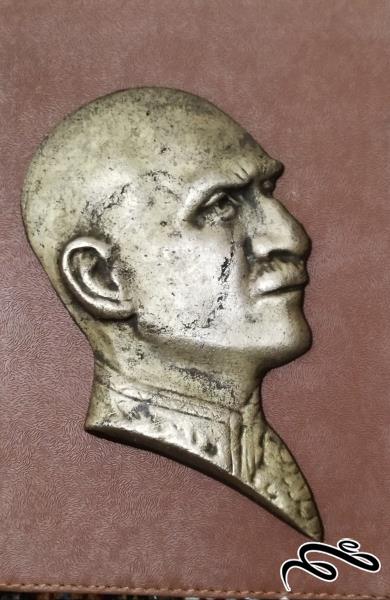 مجسمه برنجی  آنتیک شده طرح از  رضا شاه