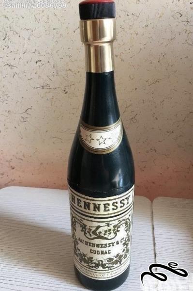 بطری موزیکال قدیمی با بیش از 60 سال قدمت