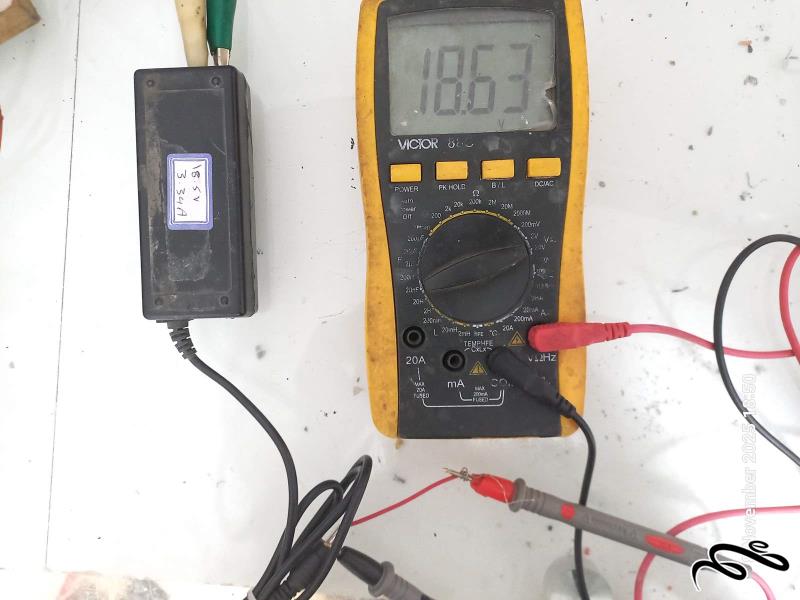 شارژر لپ تاپ 18.5 ولت 3.34 آمپر