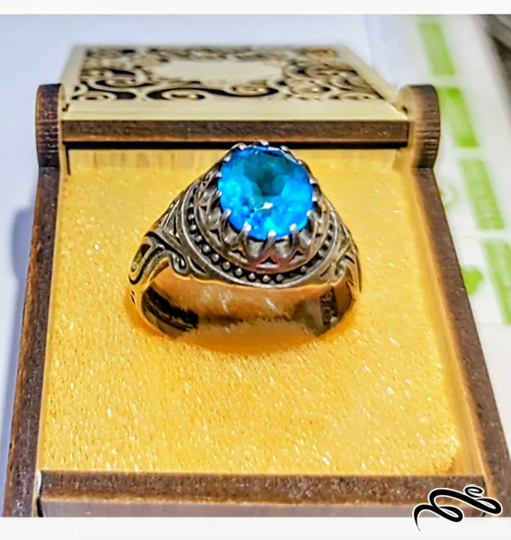 انگشتر توپاز با رکاب نقره مهر دار