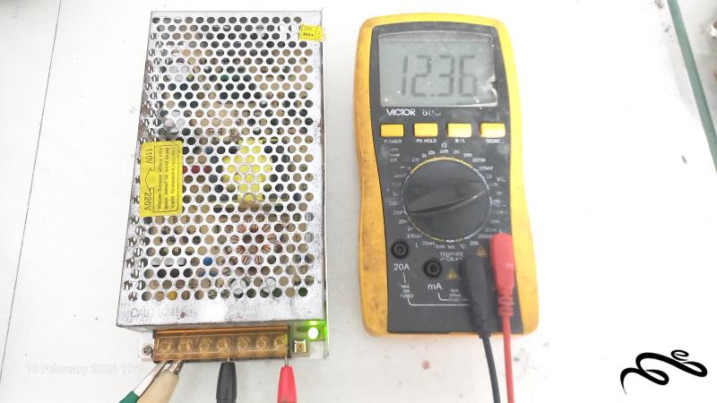 منبع تغذیه 12 ولت 10 آمپر