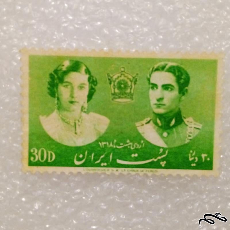 تمبر باارزش ۱۳۱۸ عروسی محمدرضا و فوزیه در حد نو (۹۷)۳