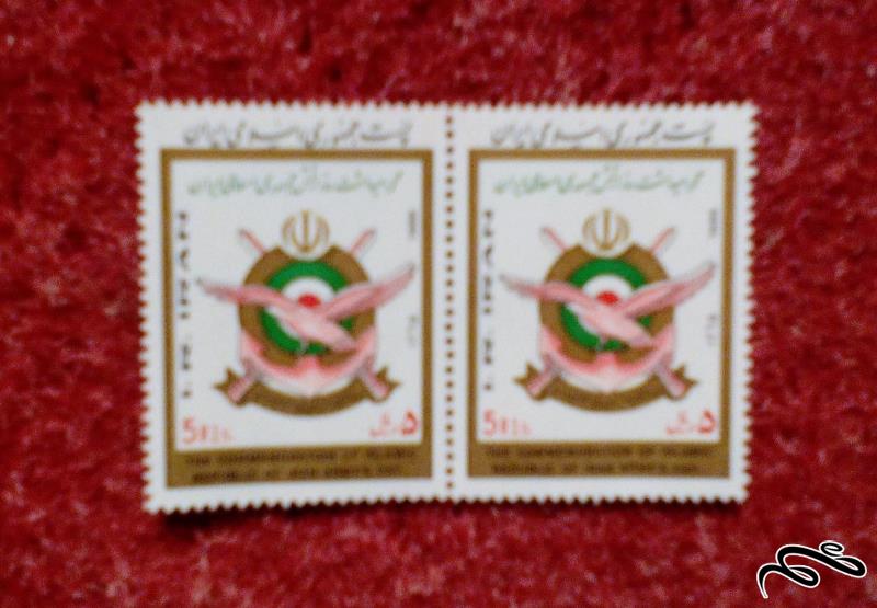 2 تمبر زیبای 1365 جمهوری روز ارتش (18)و(17)+