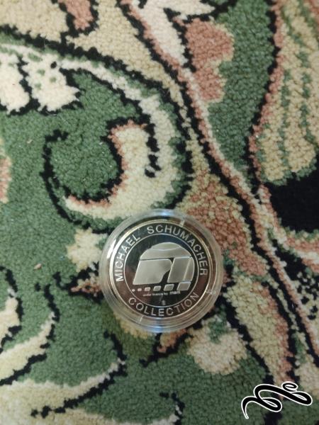 مدال یادبود فراری 2004 و شوماخر 2003