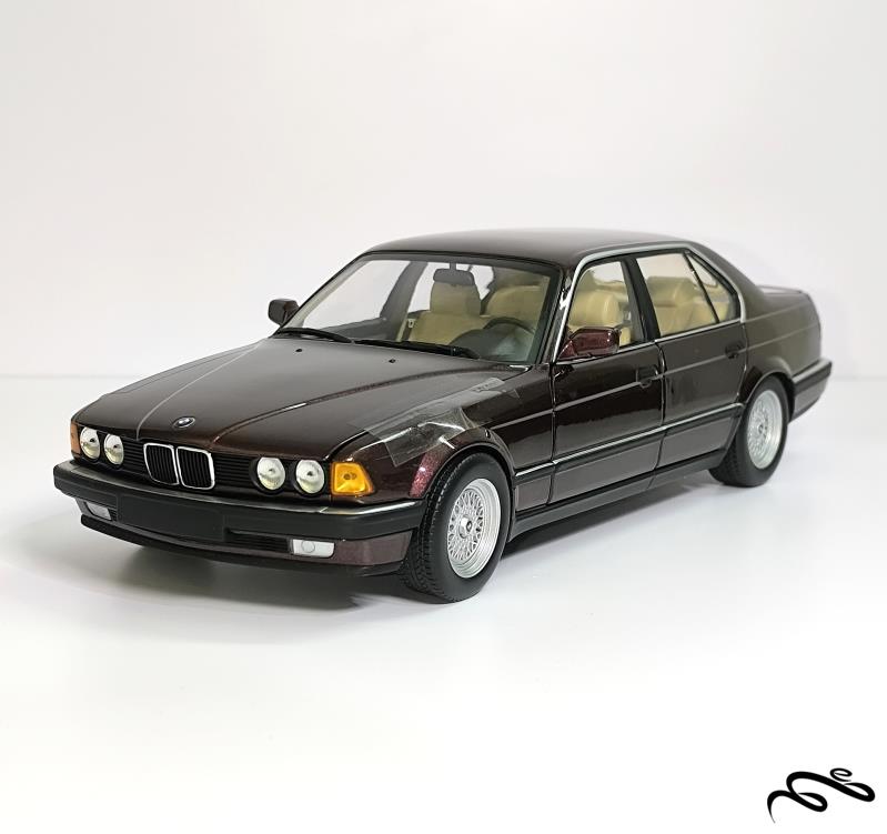 ماکت فلزی BMW 730I سال 1986 مقیاس 1/18