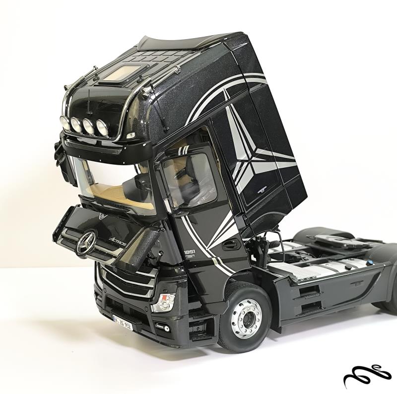 ماکت غول پیکر کامیون بنز آکتروس مقیاس 1/18